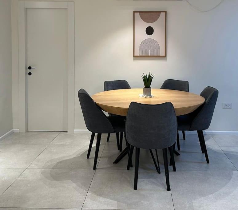 Family Apartment By Israpart Ramat Gan Esterno foto